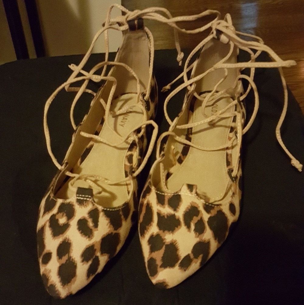 Old Navy Lace up Flats